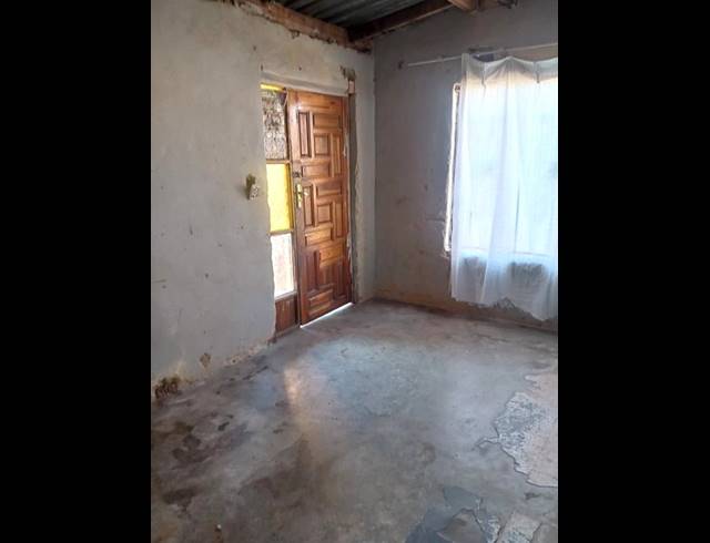 2 BEDROOM HOUSE FOR SALE IN TSHEPISONG